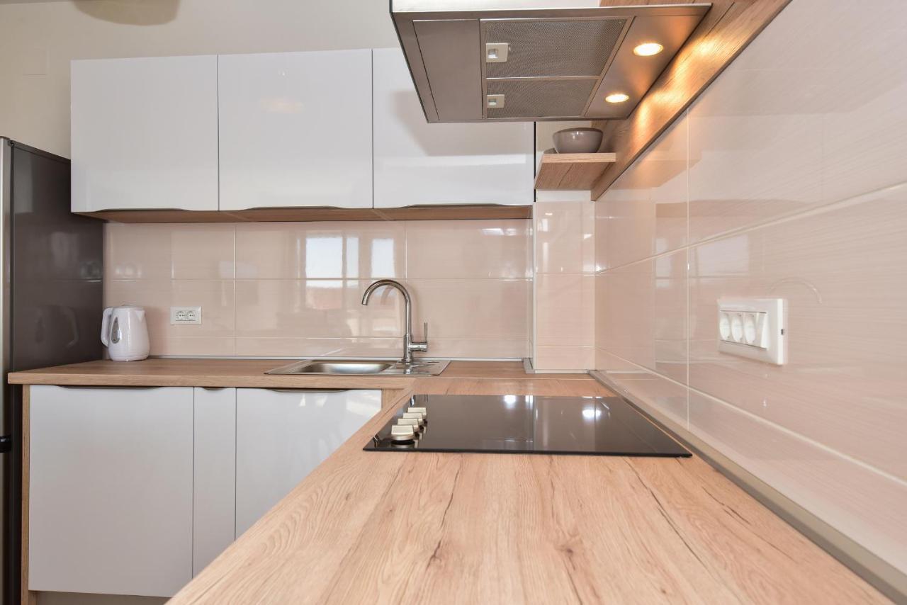 Apartman Luka Igrane Exterior foto