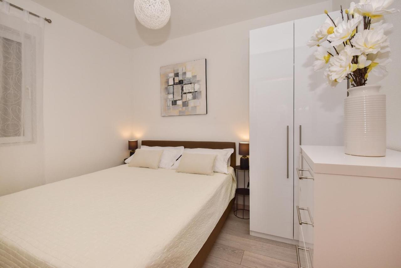 Apartman Luka Igrane Exterior foto